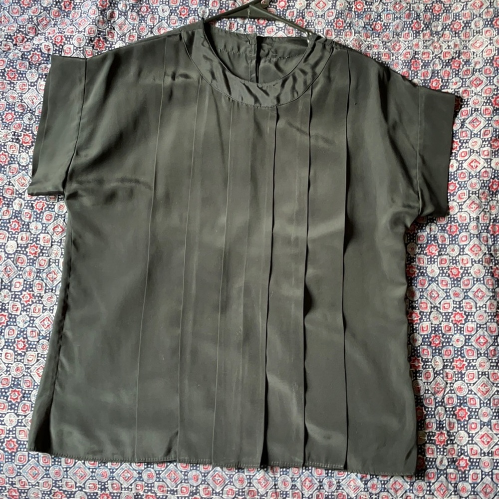 Black pleated vintage top